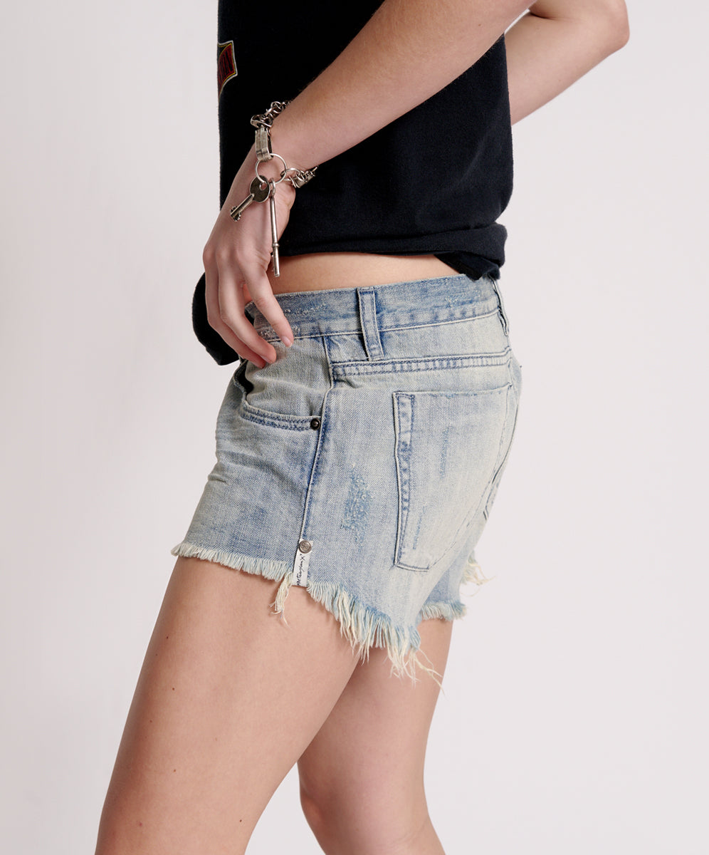 High clearance low shorts