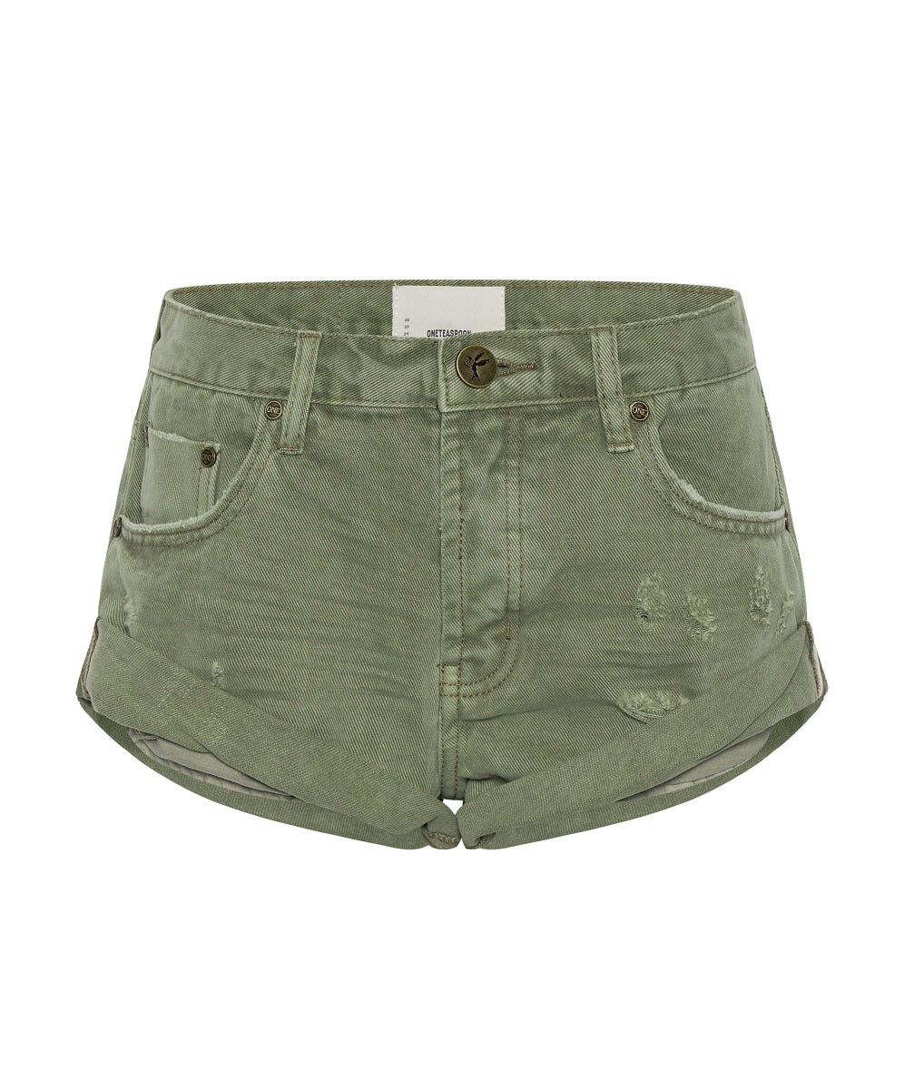 One fashion teaspo s shorts size 22